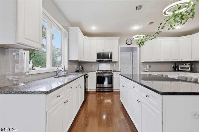 18 Puddingstone Road Morris Plains, NJ 07950 - Photo 16 of 43 Gallery Image 16