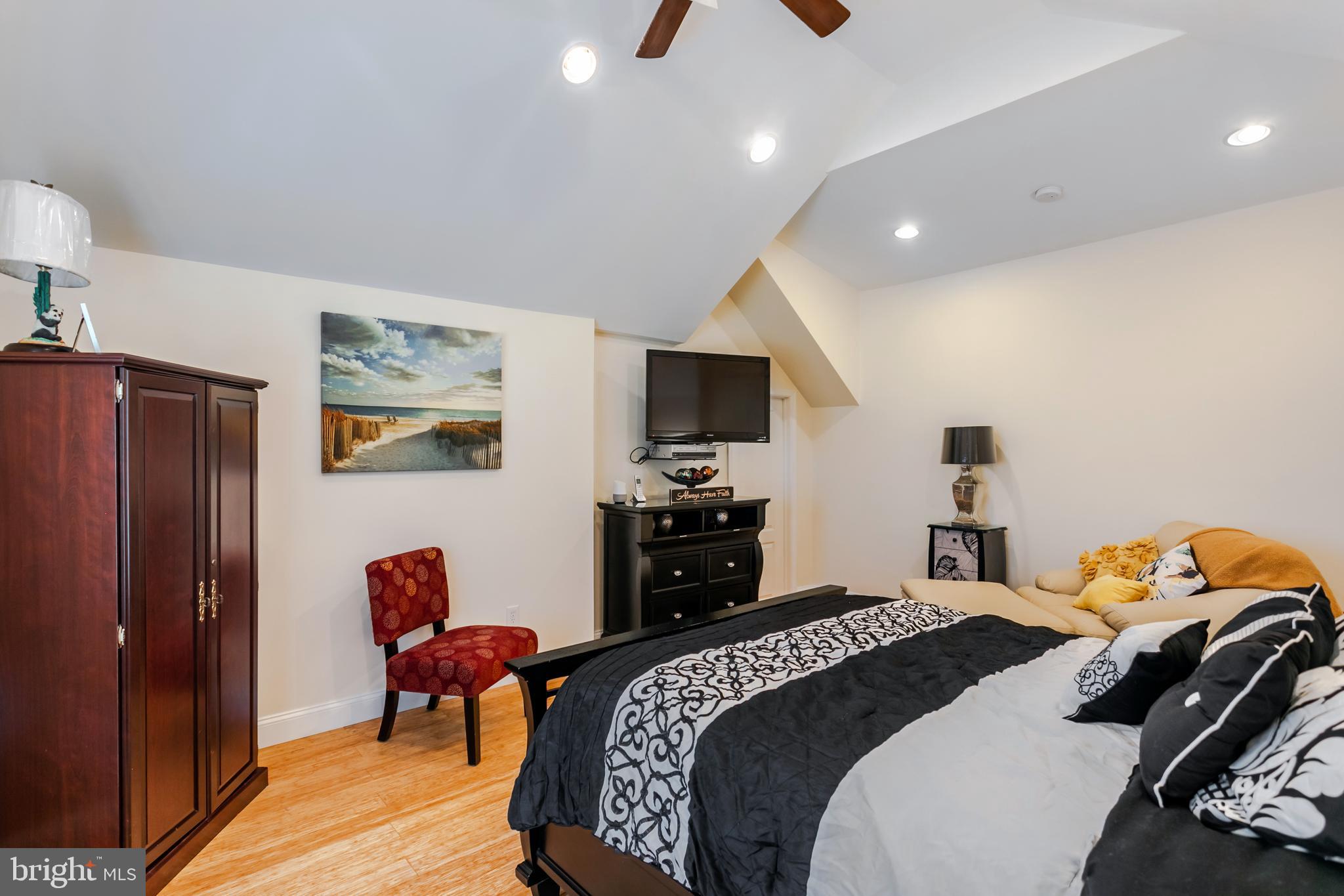 1301 Dill Road Havertown, PA 19083 - Photo 17 of 32
