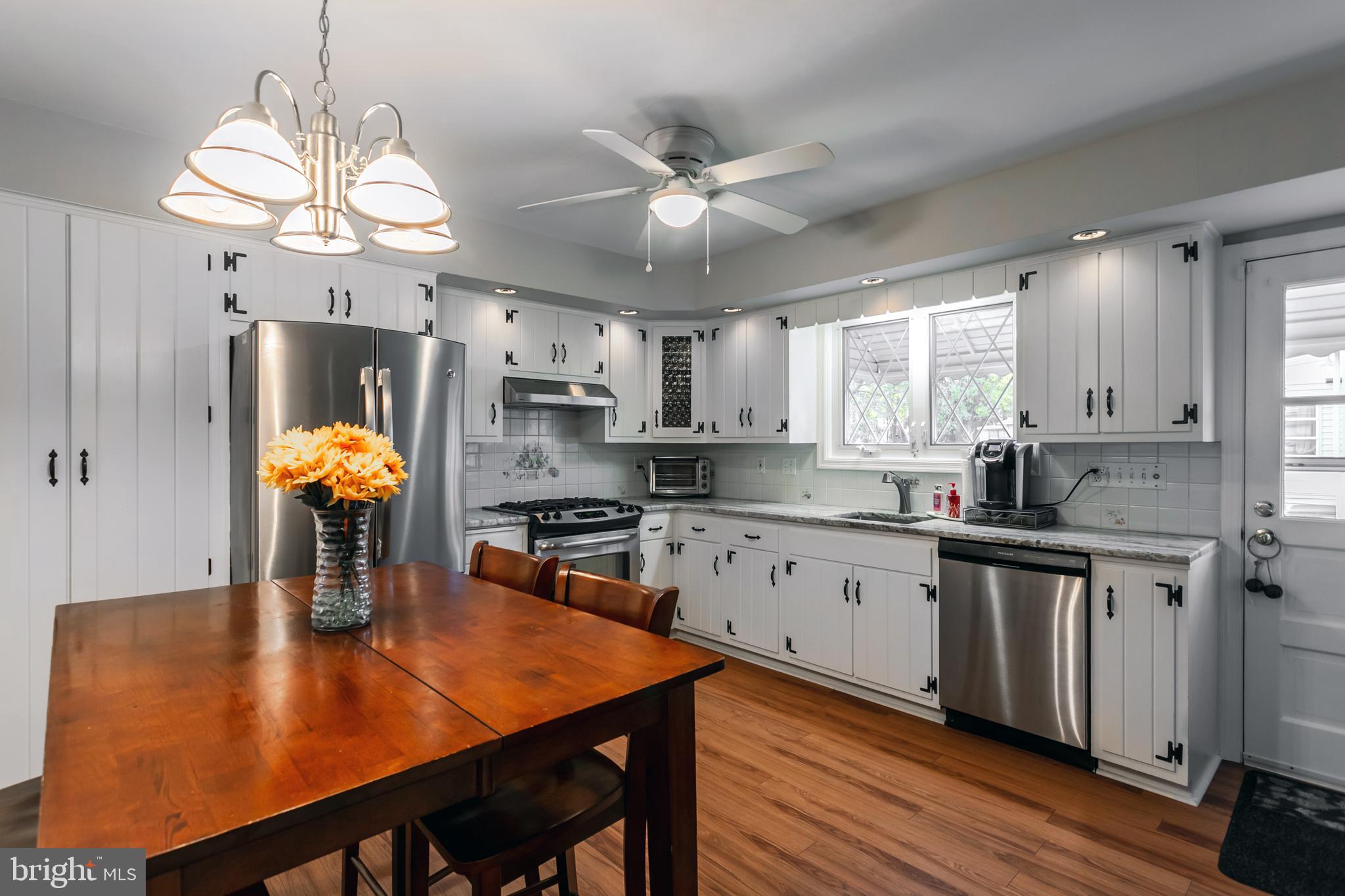 1301 Dill Road Havertown, PA 19083 - Photo 8 of 32
