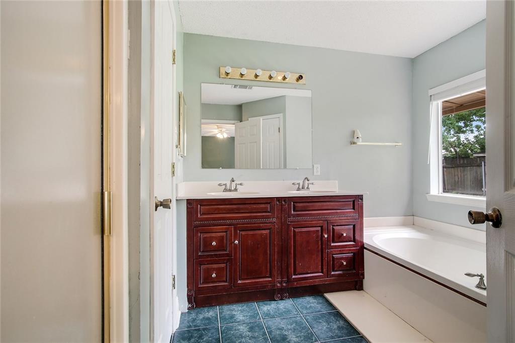 1710 Kings Row Slidell, LA 70461 - Photo 10 of 15