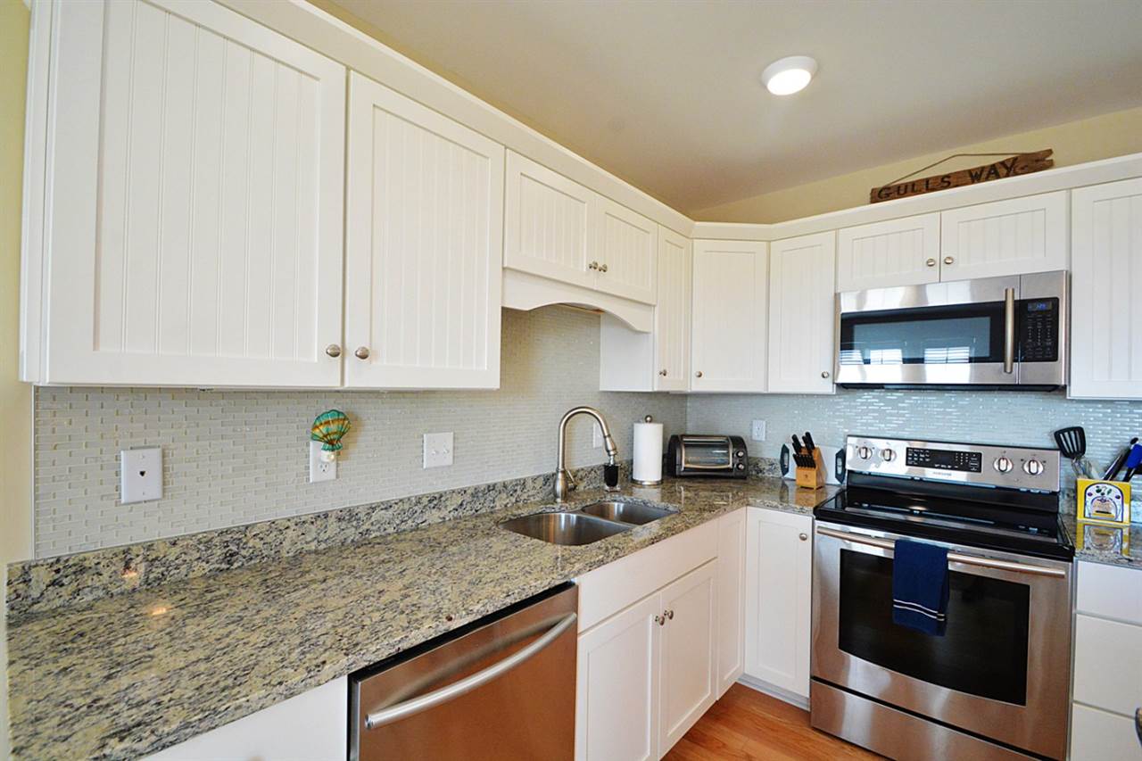 580 Winnacunnet Road, Unit 301 Hampton, NH 03842 - Photo 9 of 39