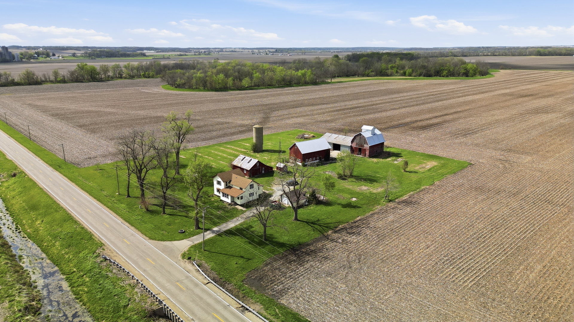 12228 Black Road Morrison, IL 61270 - Photo 25 of 31