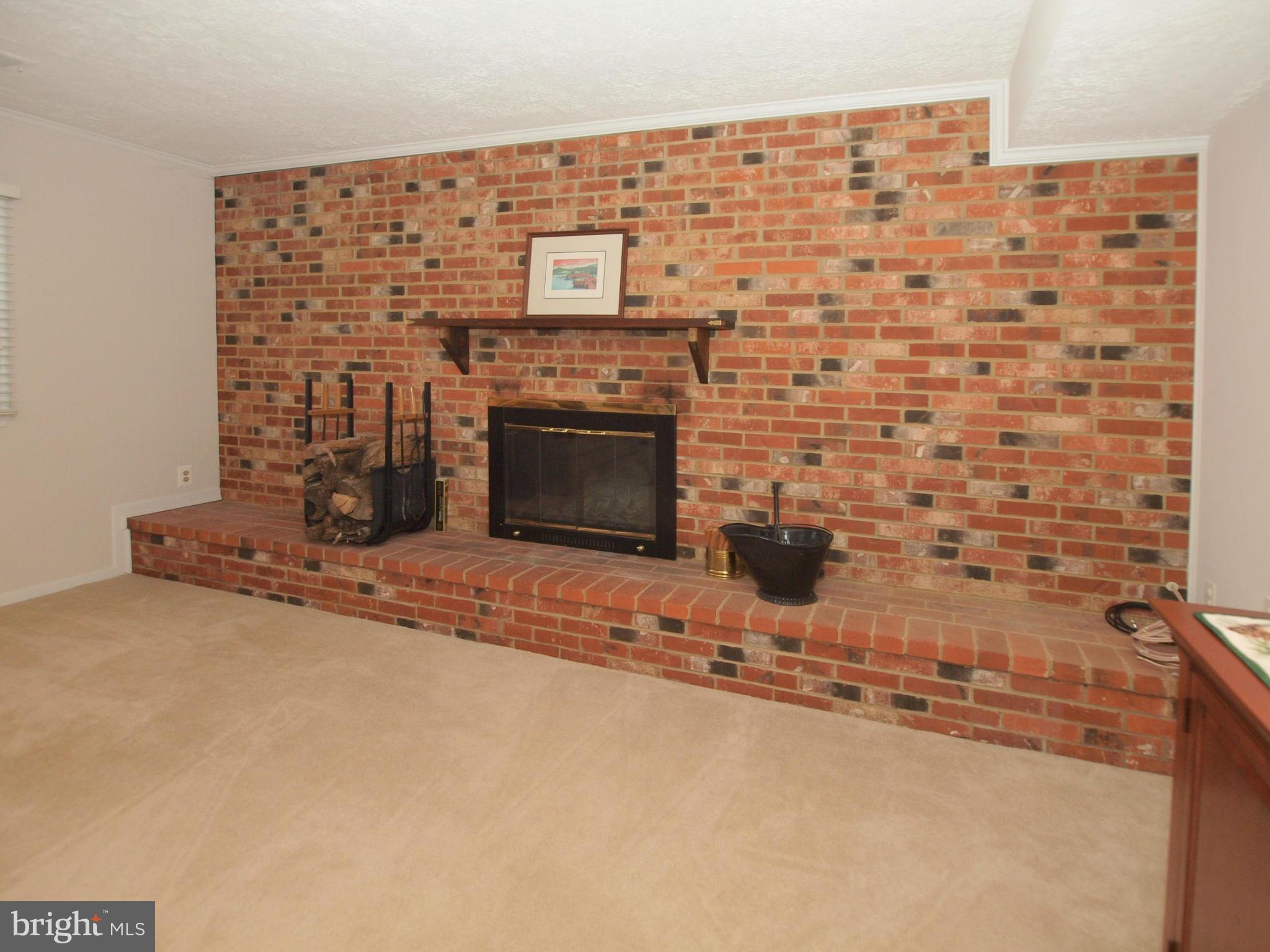 7219 Reservation Drive Springfield, VA 22153 - Photo 11 of 28 Family Room