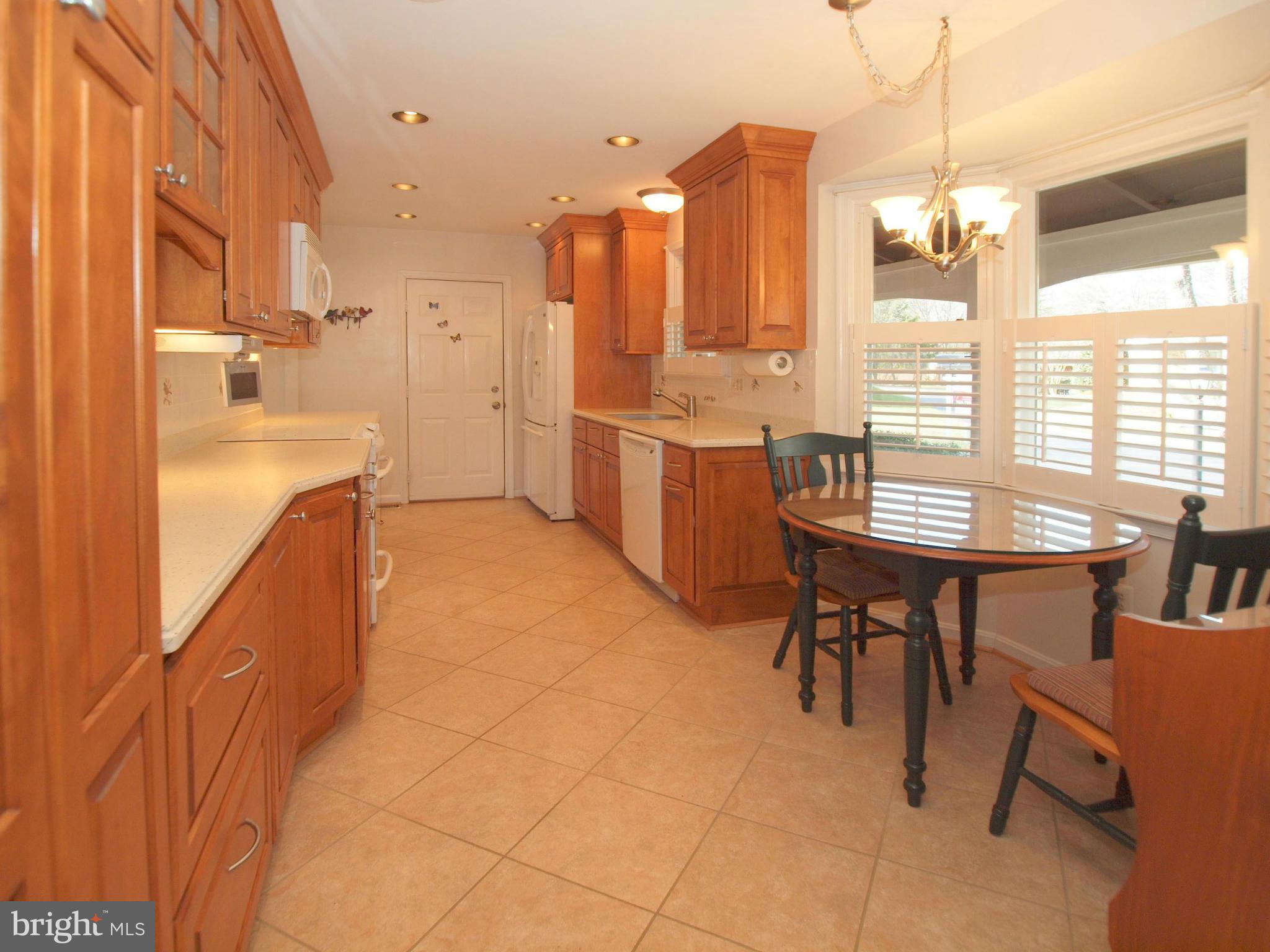 7219 Reservation Drive Springfield, VA 22153 - Photo 3 of 28 Kitchen