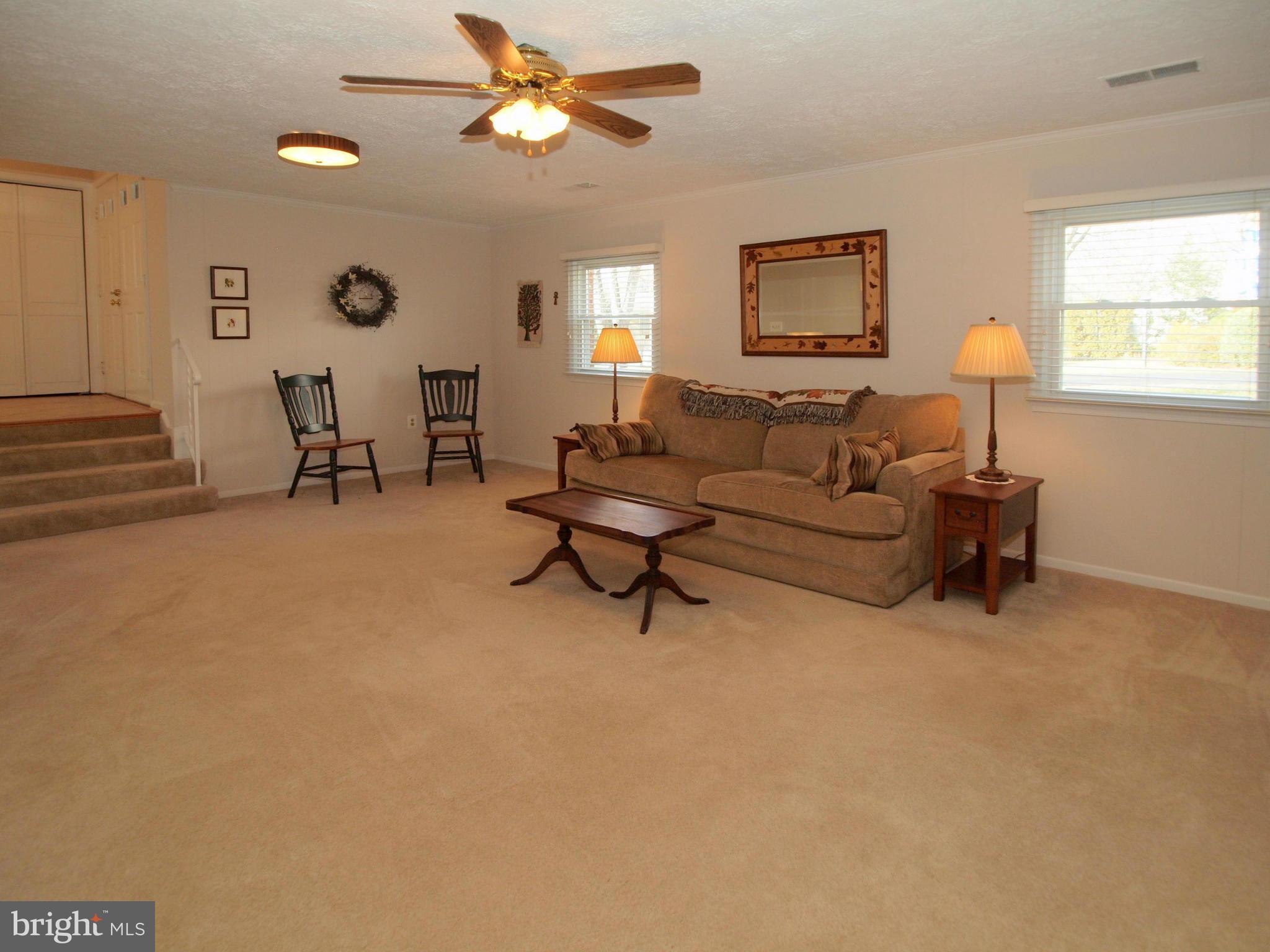 7219 Reservation Drive Springfield, VA 22153 - Photo 9 of 28 Family Room