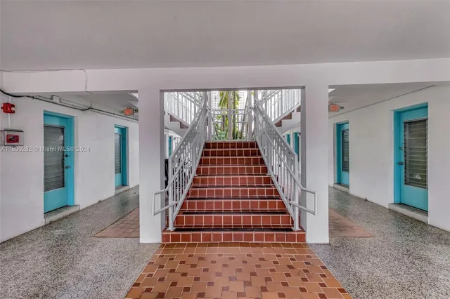$259,000 | 350 Collins Avenue, Unit 306, Miami Beach, FL 33139