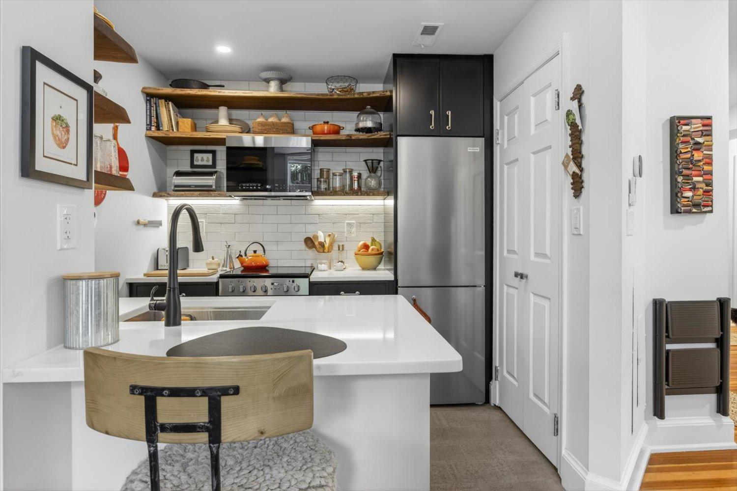 410 5th Street Northeast, Unit 1 Washington, DC 20002 - Photo 5 of 37 Recently renovated kitchen - small but mighty!