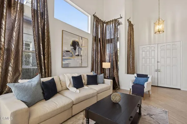 $1,395,000 | 445 Cremona Way, Oak Park, CA 91377