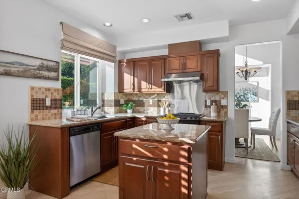 $1,395,000 | 445 Cremona Way, Oak Park, CA 91377