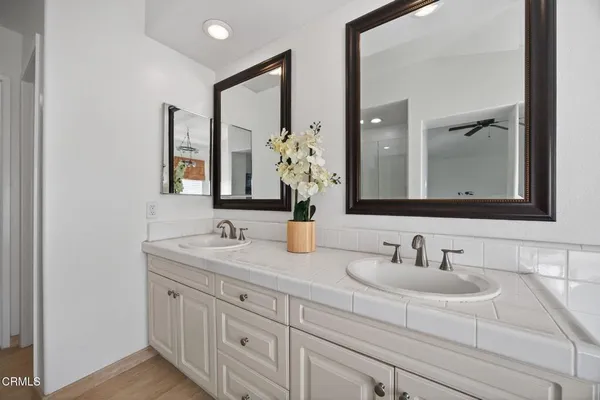 $1,395,000 | 445 Cremona Way, Oak Park, CA 91377