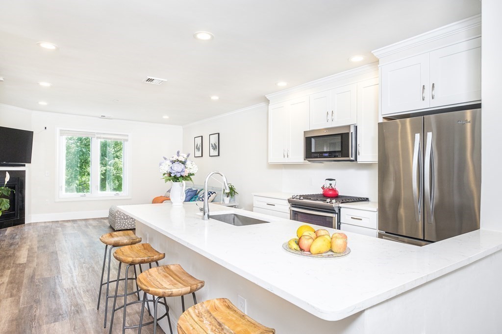 463 Rutherford Avenue, Unit 402 Boston, MA 02129 - Photo 1 of 22 Gallery Image 1