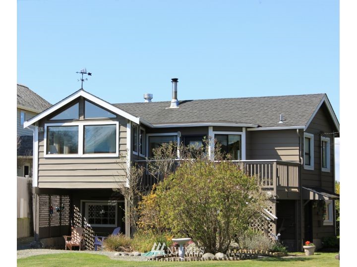1305 Arrowhead Road Camano Island, WA 98282 - Photo 2 of 15 Gallery Image 2