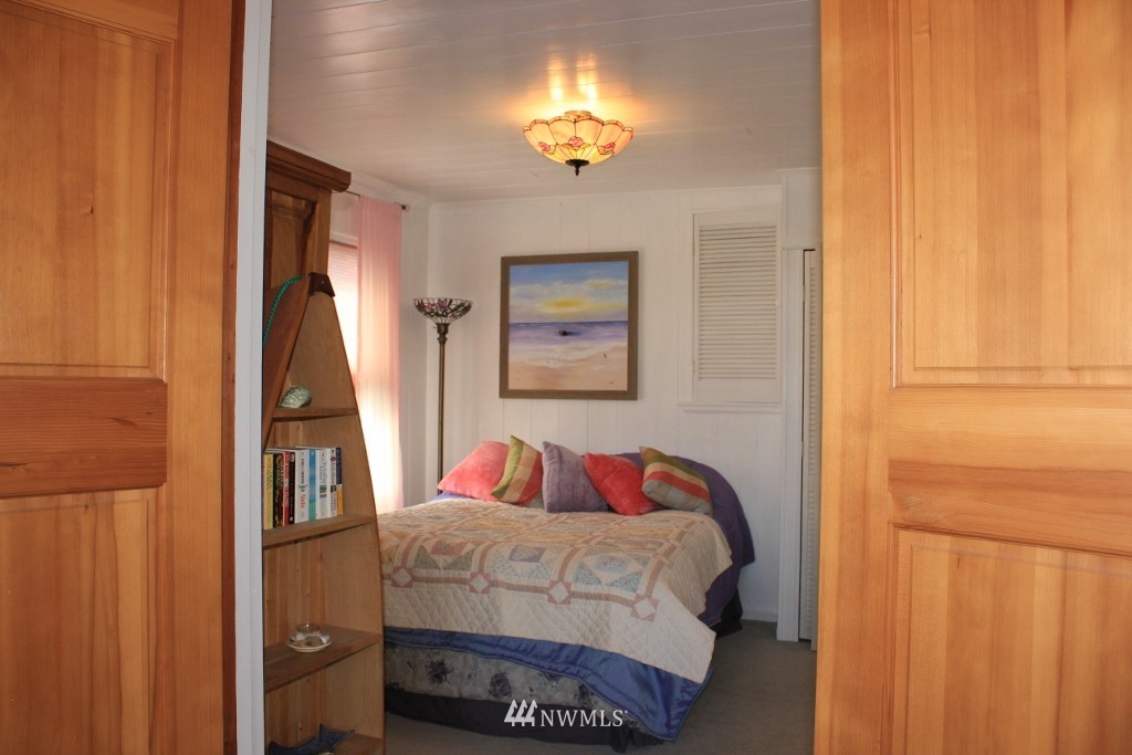 1305 Arrowhead Road Camano Island, WA 98282 - Photo 12 of 15 Gallery Image 12