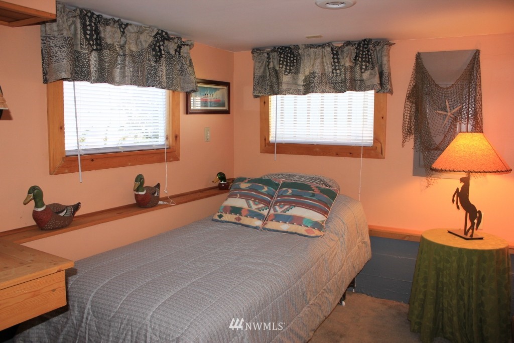1305 Arrowhead Road Camano Island, WA 98282 - Photo 14 of 15 Gallery Image 14