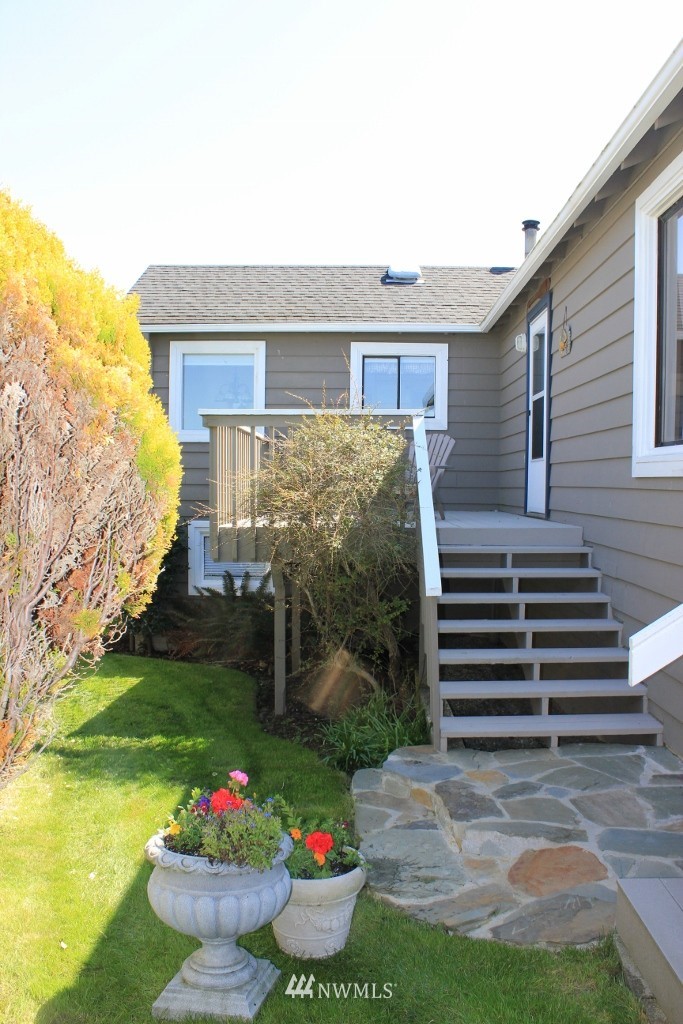 1305 Arrowhead Road Camano Island, WA 98282 - Photo 6 of 15 Gallery Image 6