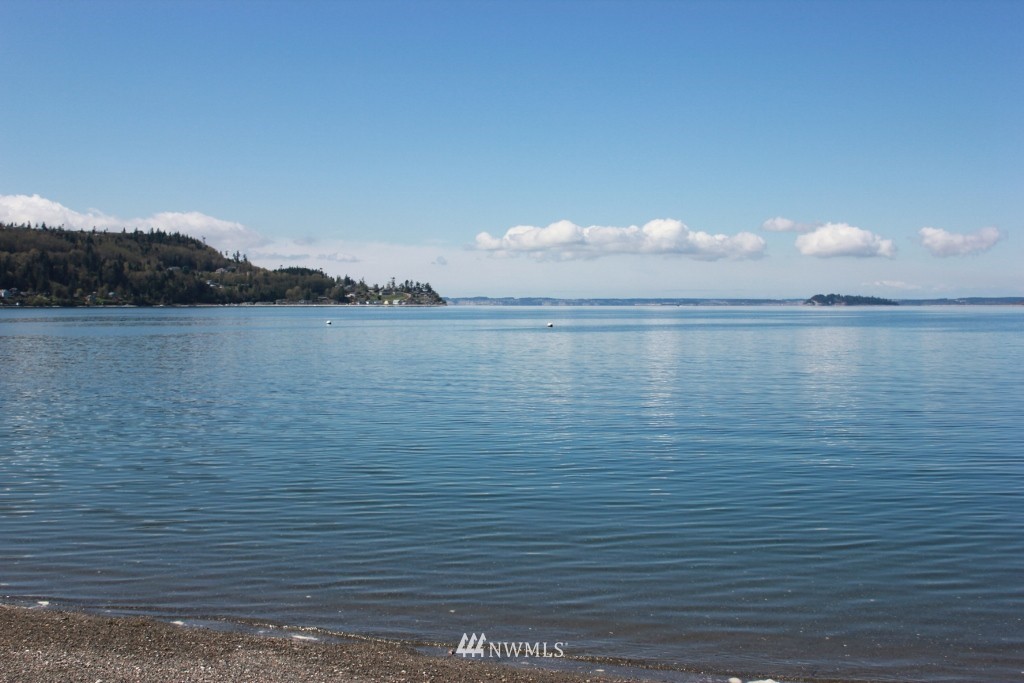 1305 Arrowhead Road Camano Island, WA 98282 - Photo 8 of 15 Gallery Image 8