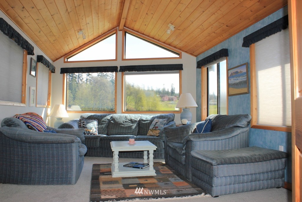 1305 Arrowhead Road Camano Island, WA 98282 - Photo 10 of 15 Gallery Image 10