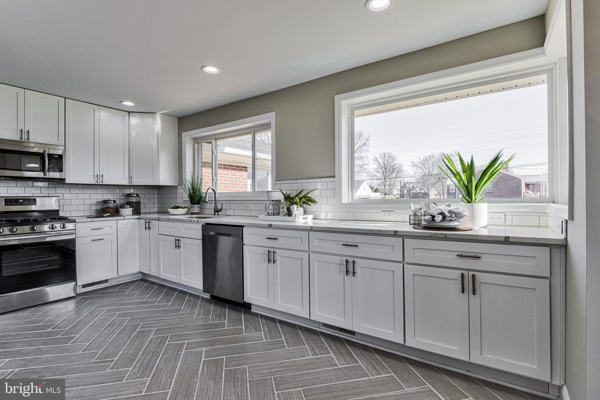 9205 Ravenwood Road Baltimore, MD 21237 - Photo 14 of 43 Gallery Image 14