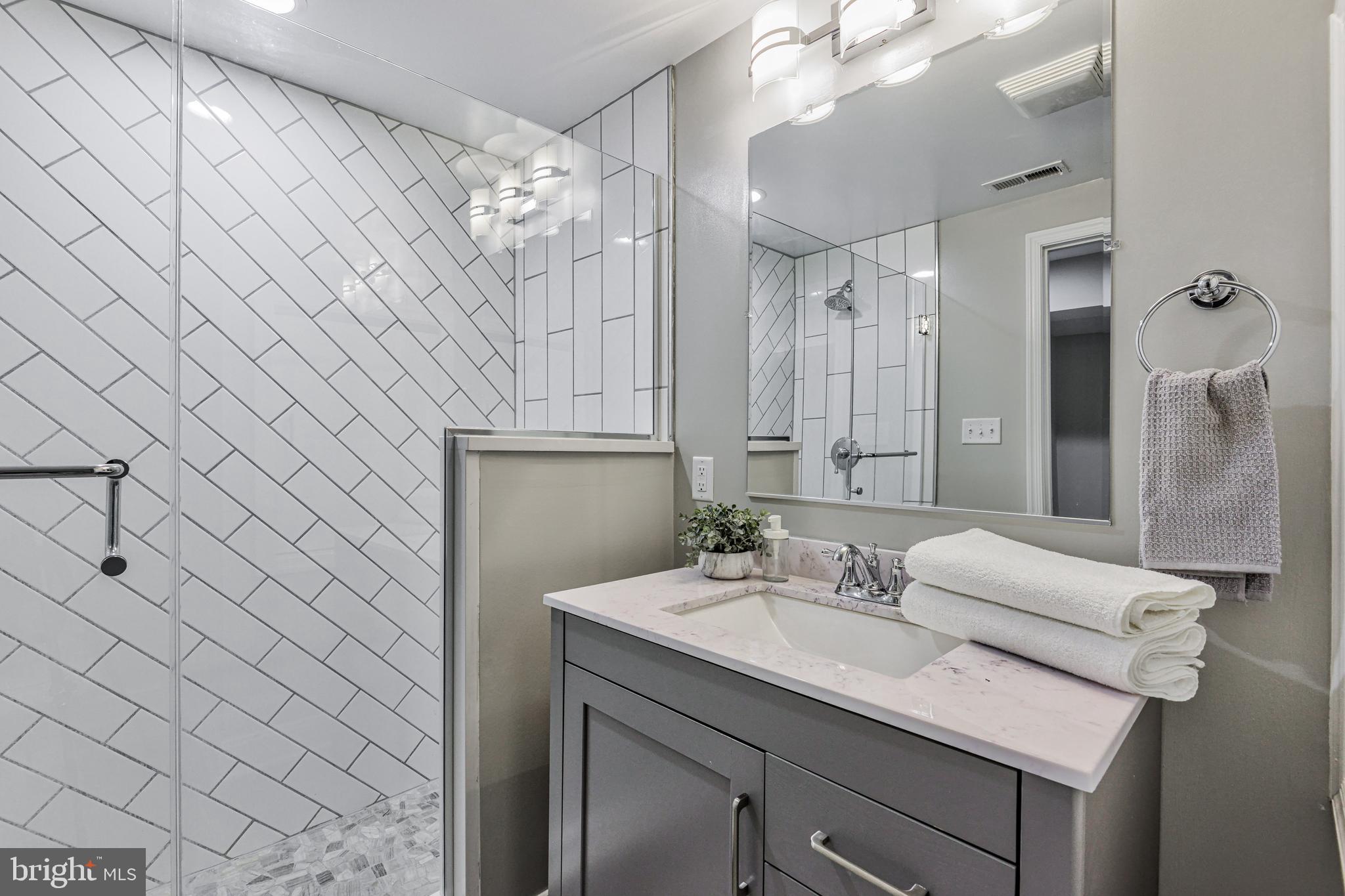 9205 Ravenwood Road Baltimore, MD 21237 - Photo 36 of 43 Gallery Image 36