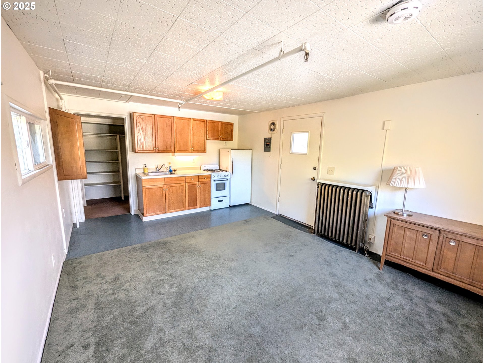 1802 3rd Street La Grande, OR 97850 - Photo 12 of 21 a view of a room with large window