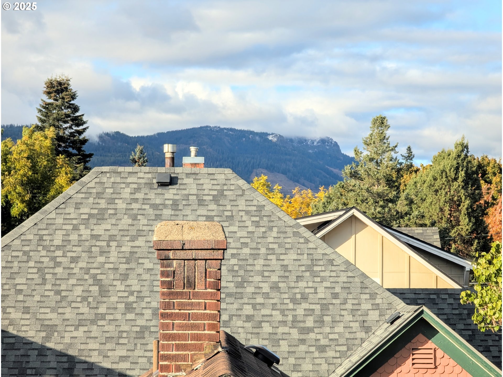 1802 3rd Street La Grande, OR 97850 - Photo 16 of 21 a view of a balcony