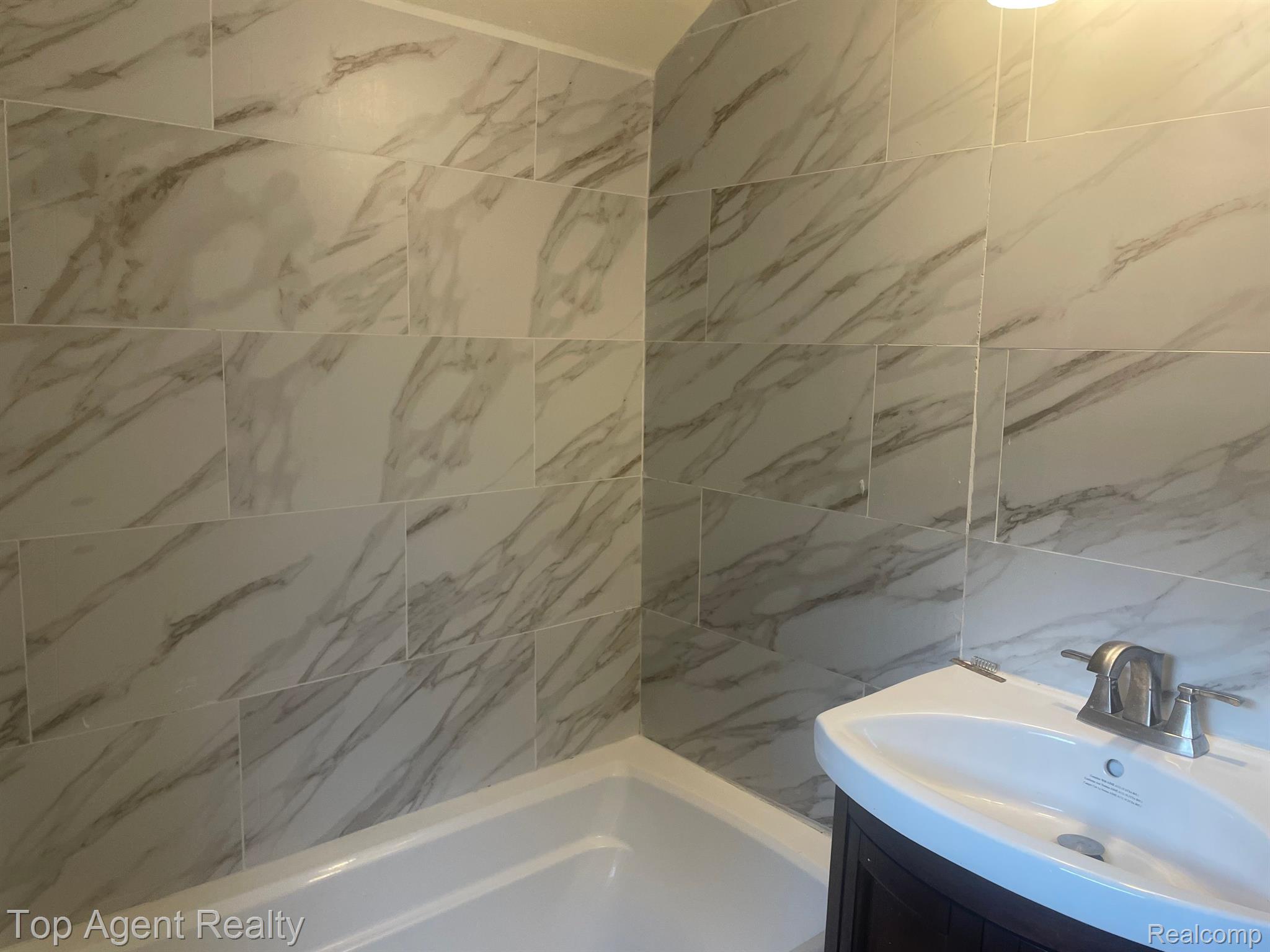 2448 West Auburn Road Rochester, MI 48309 - Photo 11 of 16