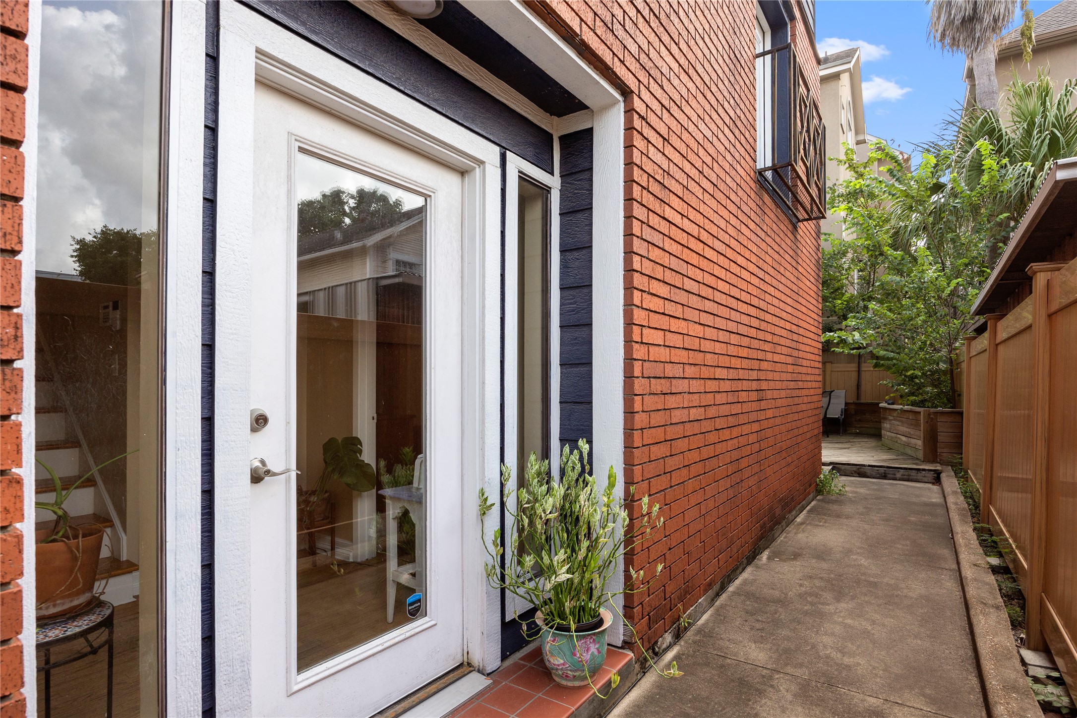 2415 Dunlavy Street, Unit 1/2 Houston, TX 77006 - Photo 5 of 35