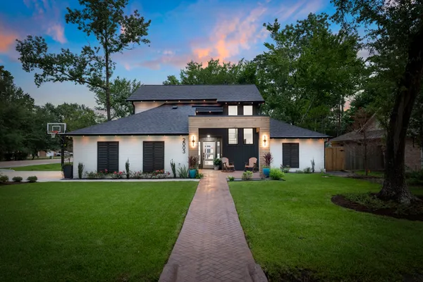 $650,000 | 2003 Longstraw Place, The Woodlands, TX 77380