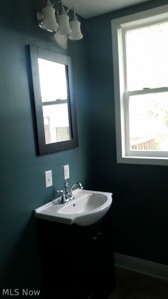 844 Phillips Road Northeast Massillon, OH 44646 - Photo 8 of 21 Gallery Image 8