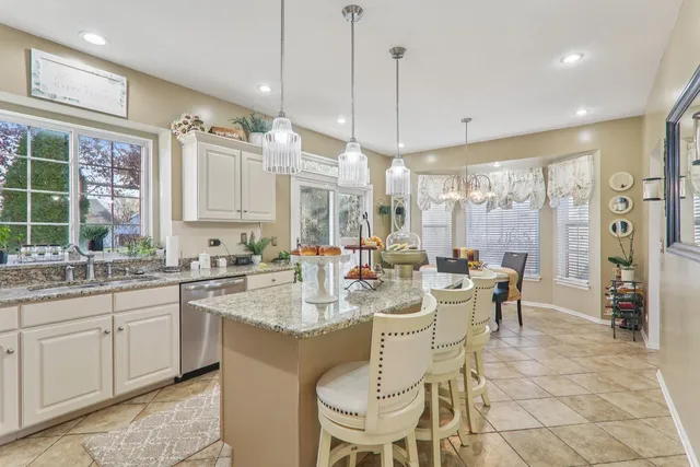 $499,999 | 18466 West Springwood Drive, Grayslake, IL 60030