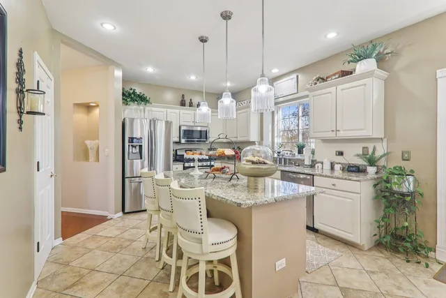 $499,999 | 18466 West Springwood Drive, Grayslake, IL 60030