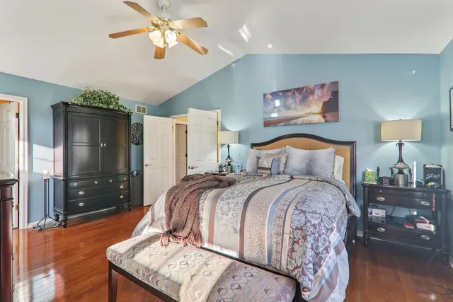 $499,999 | 18466 West Springwood Drive, Grayslake, IL 60030