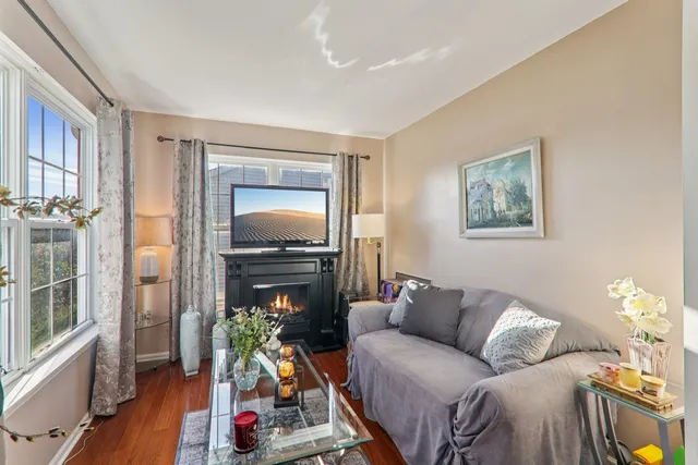 $499,999 | 18466 West Springwood Drive, Grayslake, IL 60030