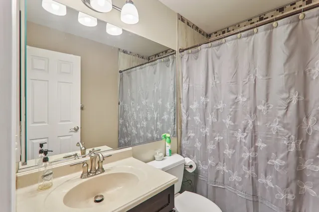 $499,999 | 18466 West Springwood Drive, Grayslake, IL 60030