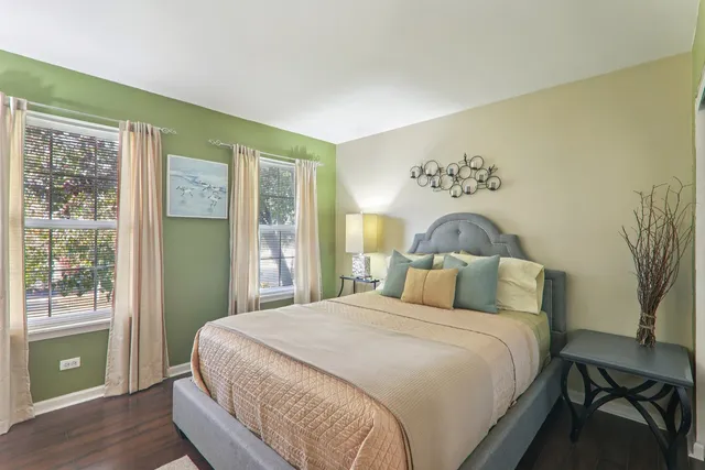 $499,999 | 18466 West Springwood Drive, Grayslake, IL 60030