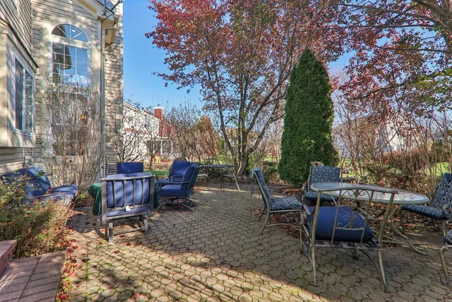 $499,999 | 18466 West Springwood Drive, Grayslake, IL 60030