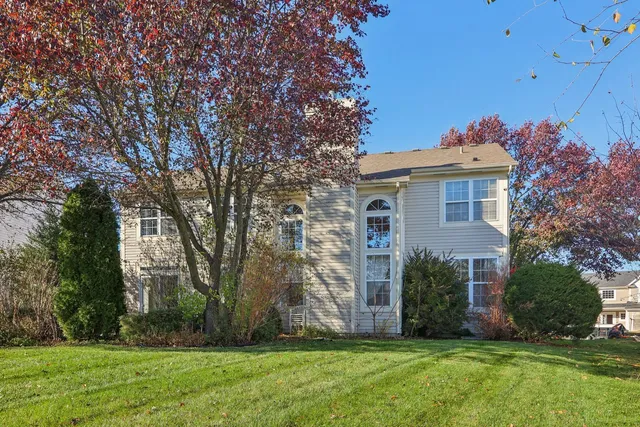 $499,999 | 18466 West Springwood Drive, Grayslake, IL 60030