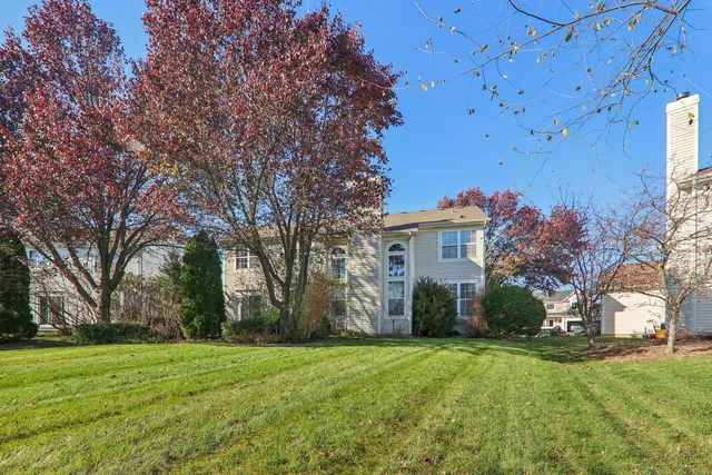 $499,999 | 18466 West Springwood Drive, Grayslake, IL 60030