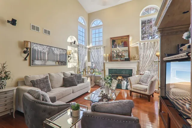 $499,999 | 18466 West Springwood Drive, Grayslake, IL 60030