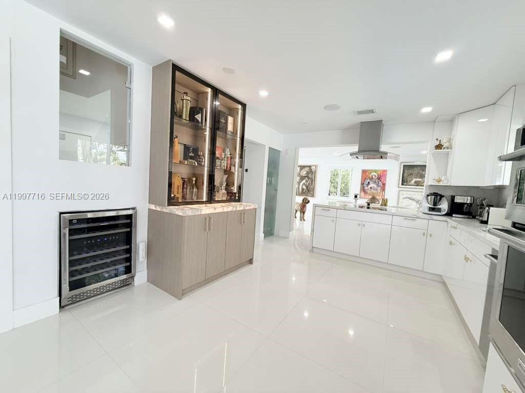 9437 Southwest 145th Place Miami, FL 33186 - Photo 8 of 24