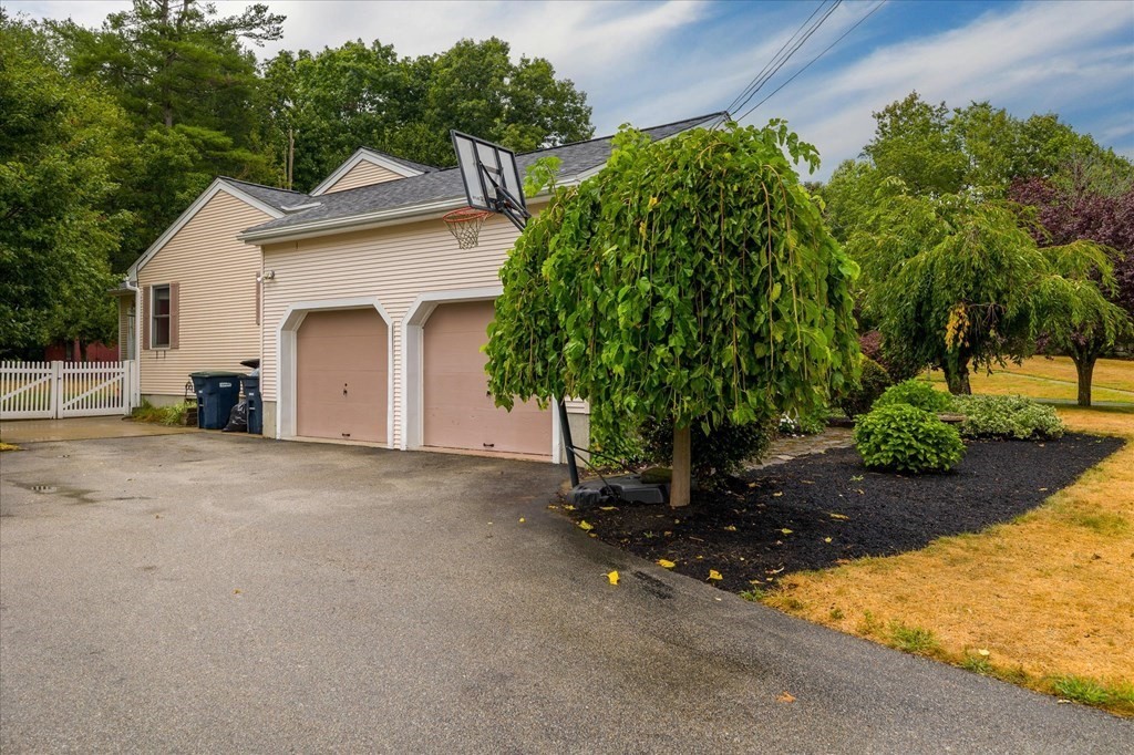 53 Mason Road Dudley, MA 01571 - Photo 3 of 33