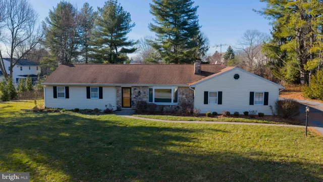 $475,000 | 21 Bittersweet Drive, Hershey, PA 17033