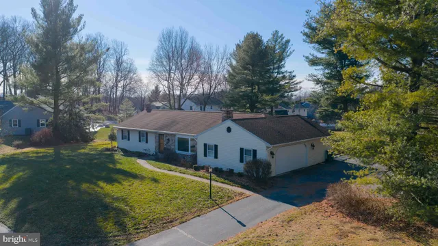 $475,000 | 21 Bittersweet Drive, Hershey, PA 17033