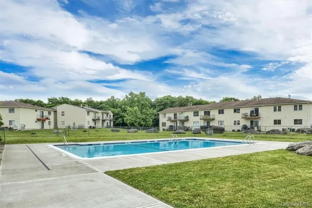 $239,900 | 276 Temple Hill Road, Unit 1506, New Windsor, NY 12553