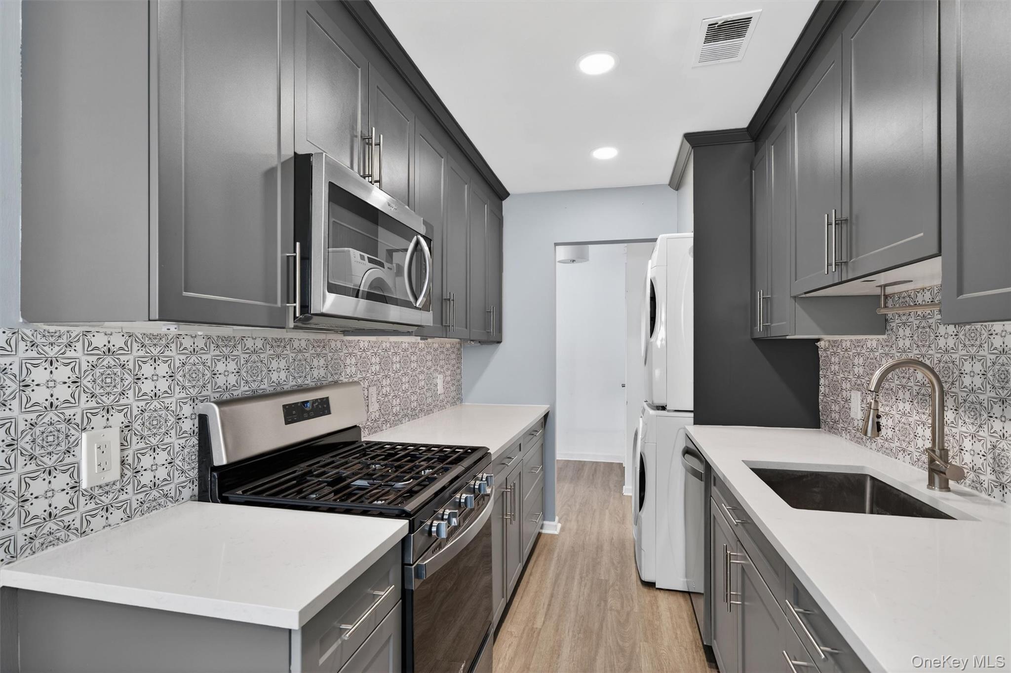 276 Temple Hill Road, Unit 1506 New Windsor, NY 12553 - Photo 10 of 26