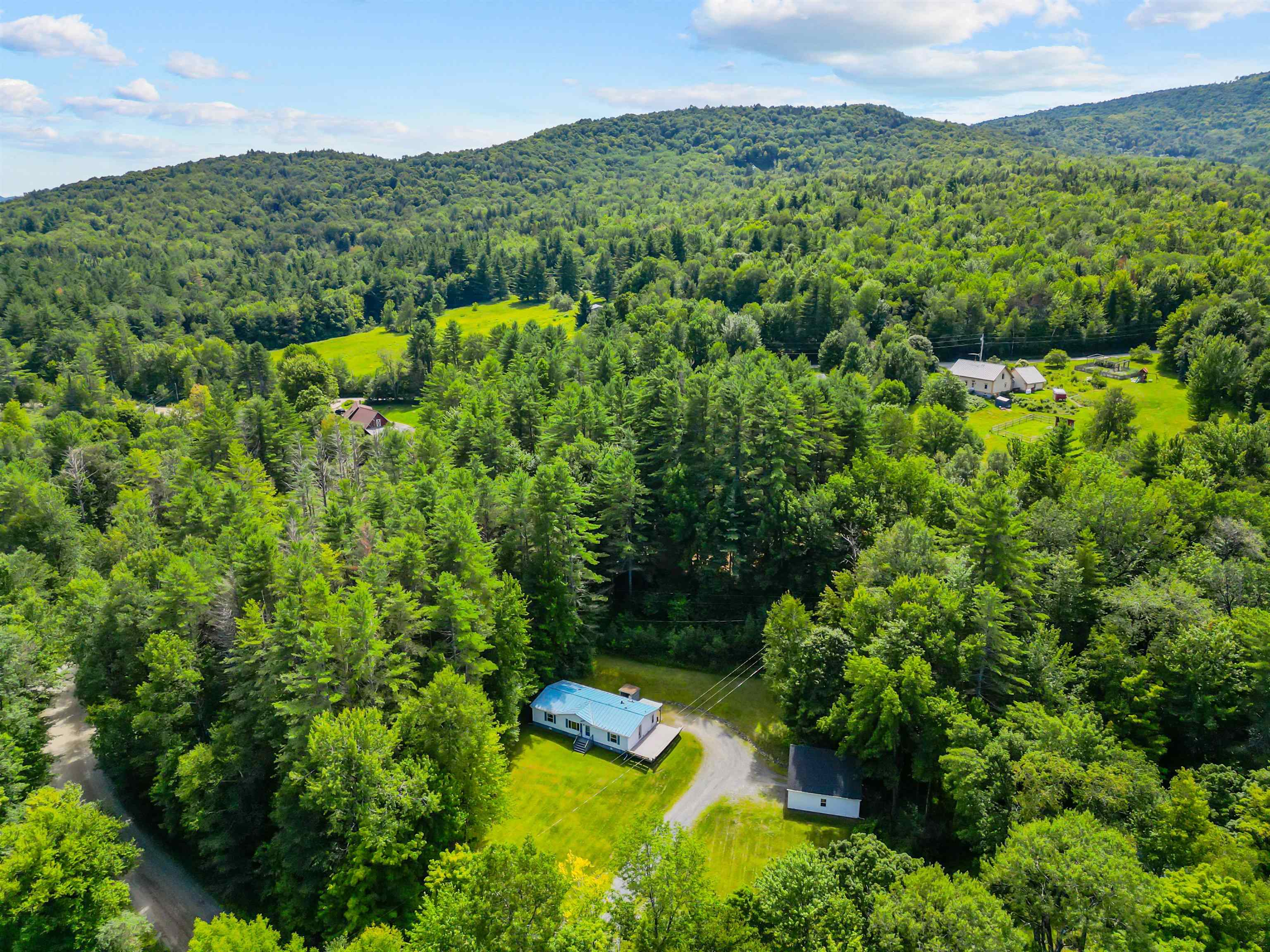 9 Hayes Road Duxbury, VT 05676 - Photo 7 of 33 Gallery Image 7