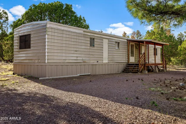 $1,500,000 | 31 East County Road, Nutrioso, AZ 85932