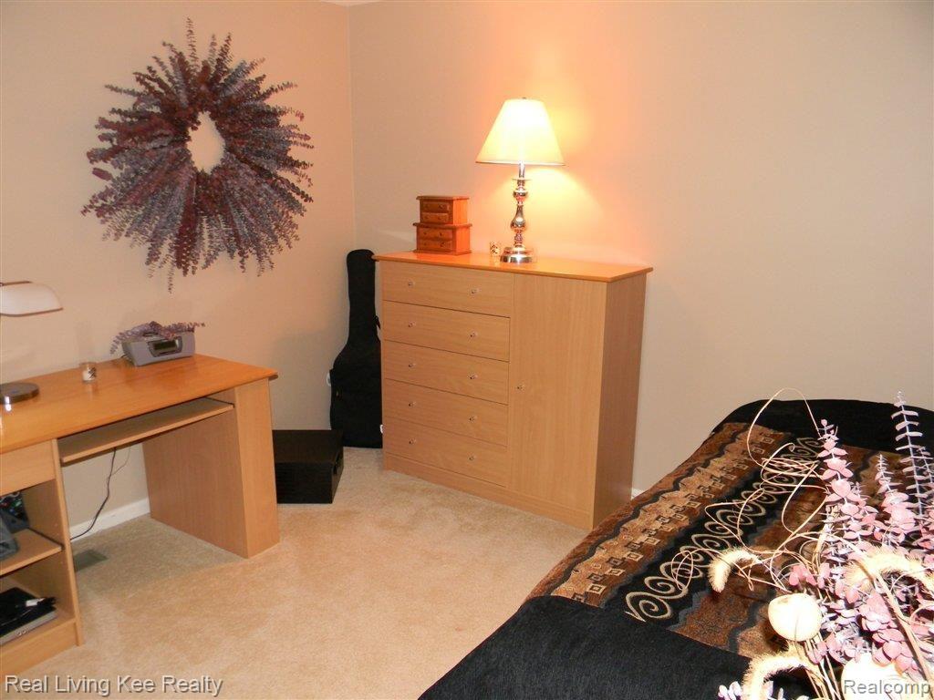 730 Stanford Circle Rochester, MI 48309 - Photo 14 of 24 Bedroom 2