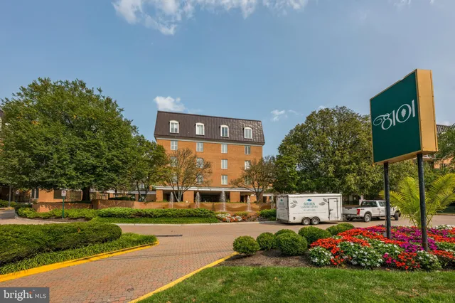 $725,000 | 8101 Connecticut Avenue, Unit N109, Chevy Chase, MD 20815