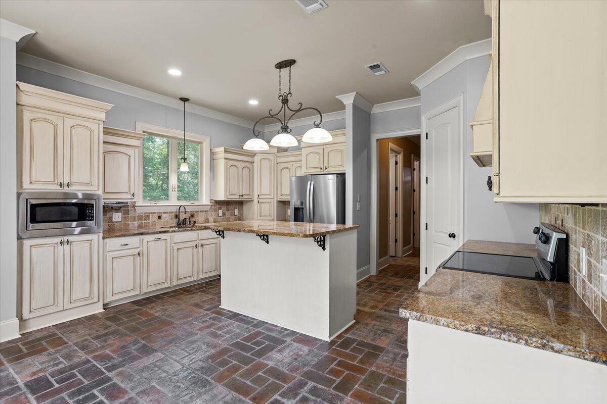 10 Magnolia Crossing Road Sumrall, MS 39482 - Photo 7 of 34 Kitchen